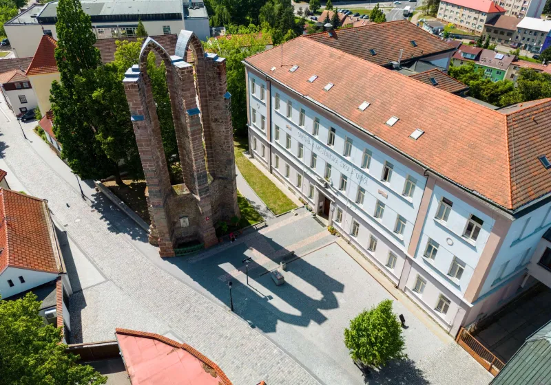 O škole