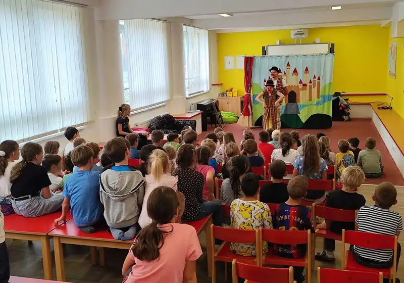 Divadelní vystoupení ve školní družině